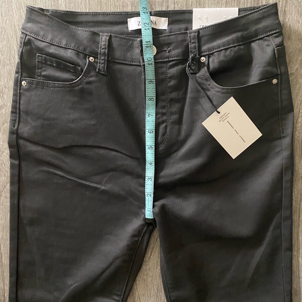 Zenana Dark Gray Jeans NWT - Picture 5 of 8
